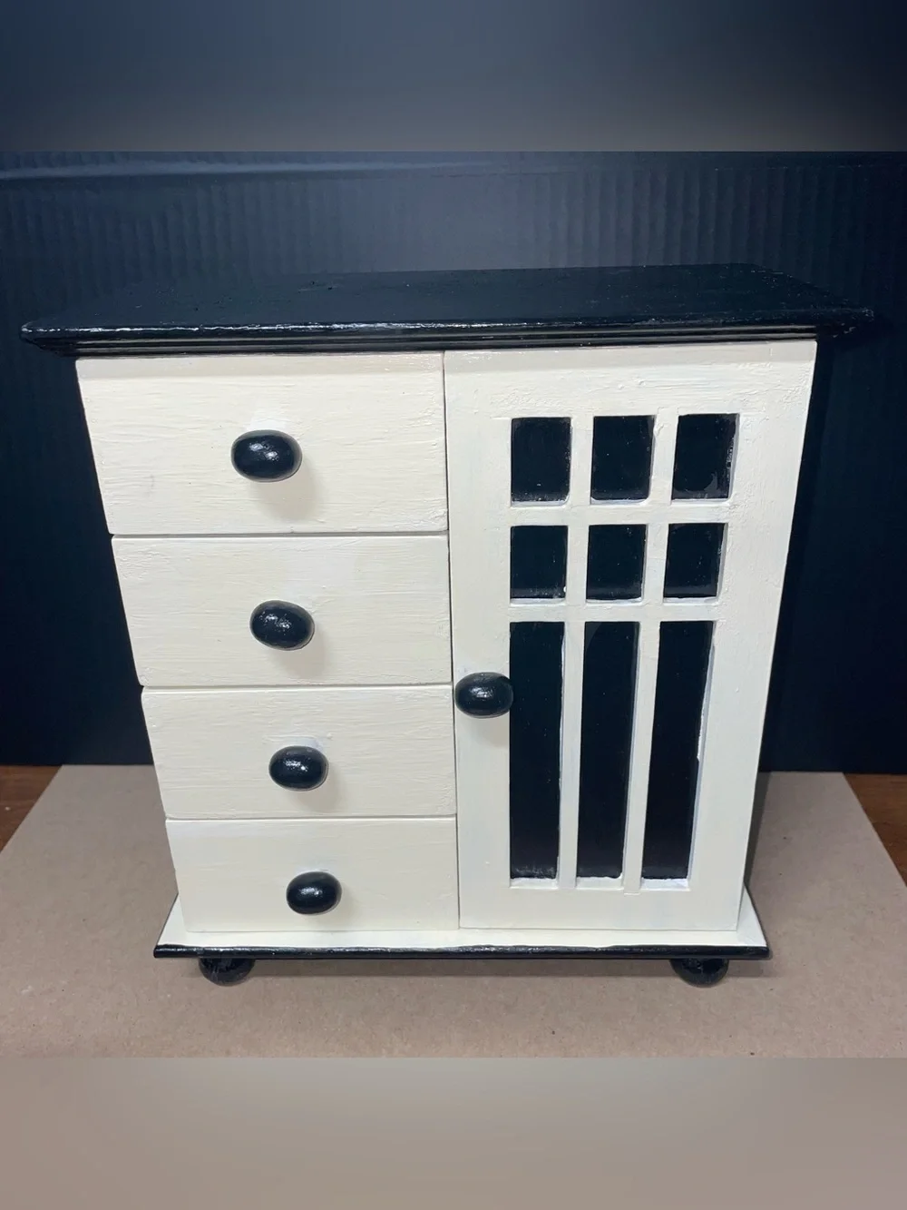 HandPainted Snoopy Jewelry Chest